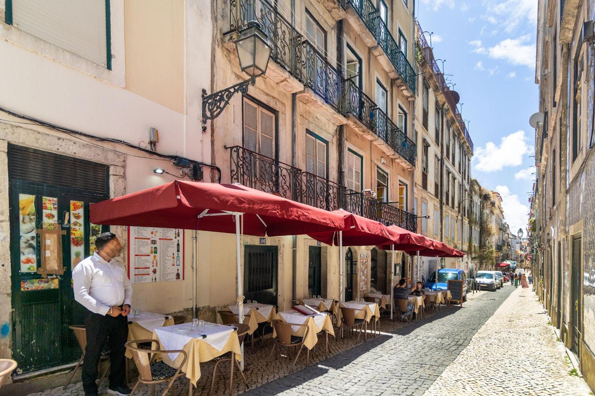 Diario De Noticias By Central Hill Apartments Apartment Lissabon